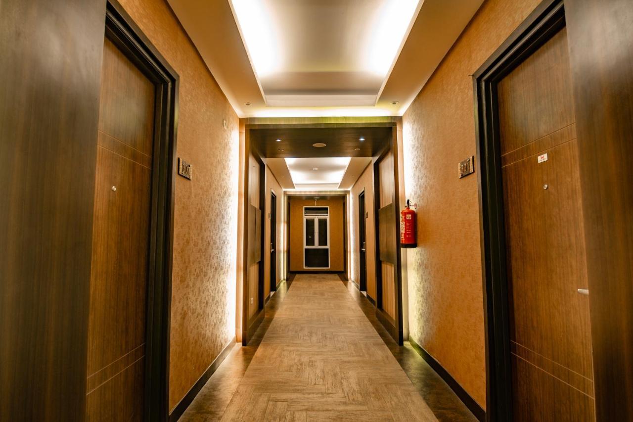 Oxville Hotel Padang  Exterior photo