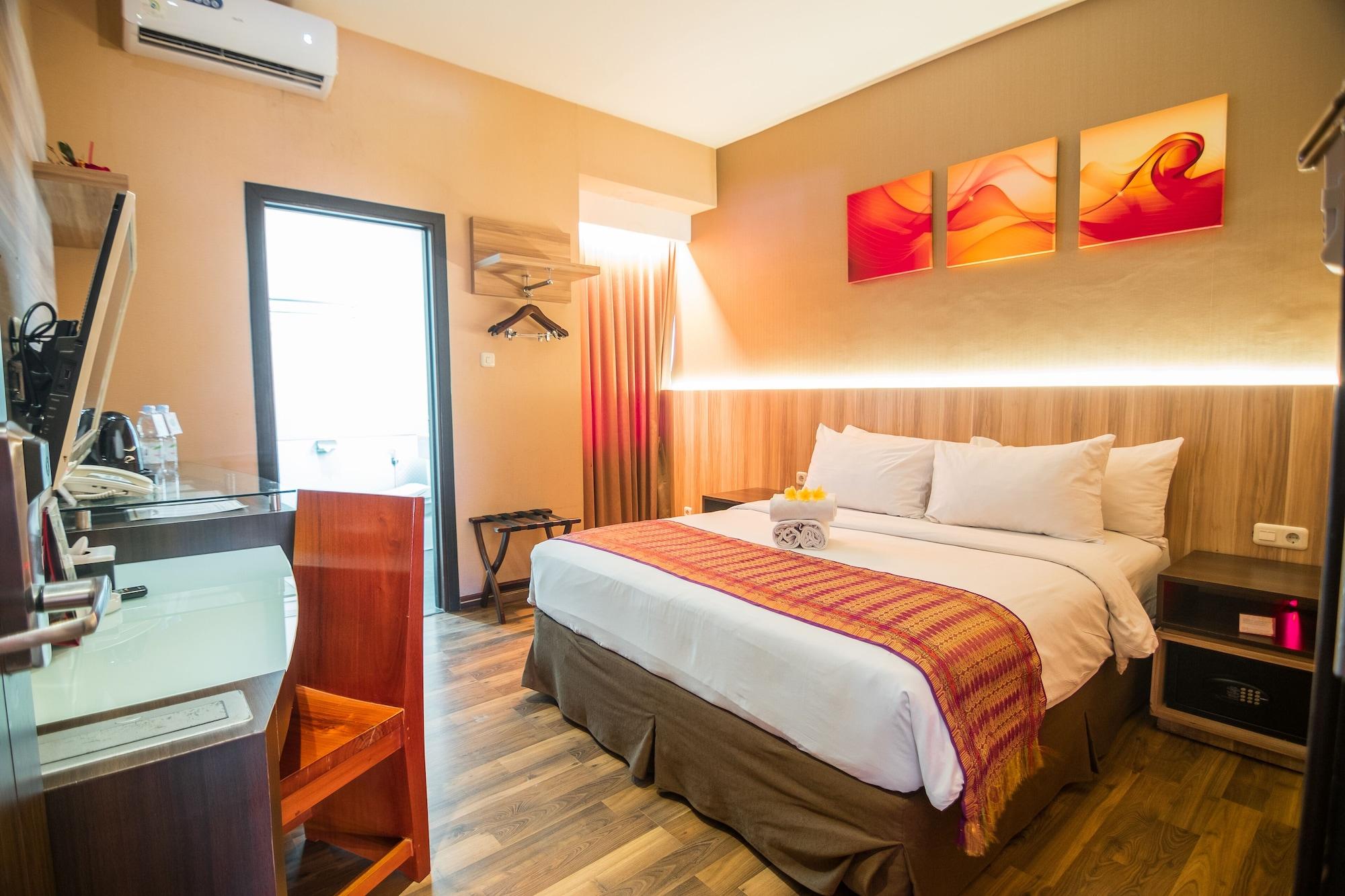 Oxville Hotel Padang  Exterior photo