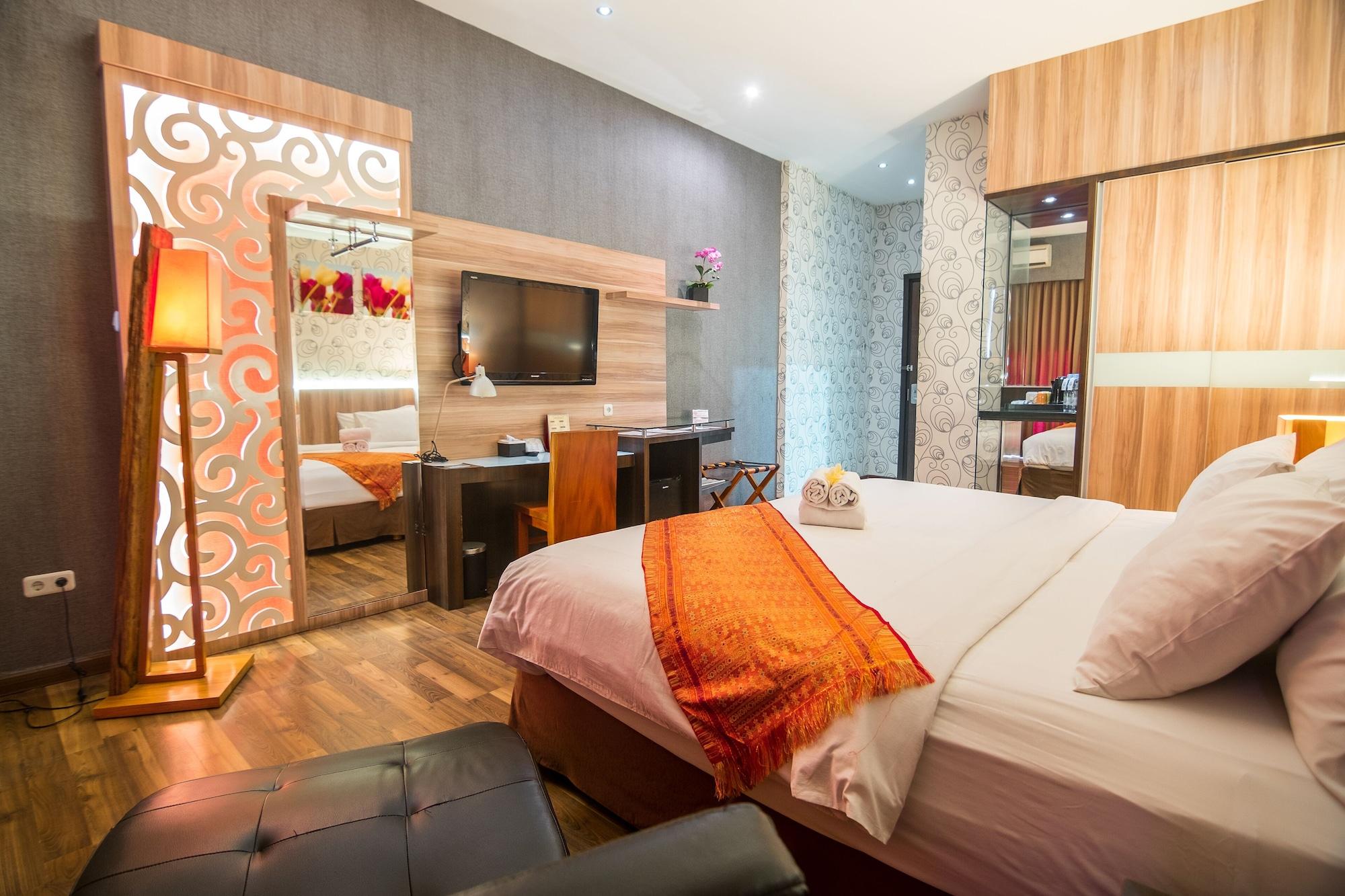 Oxville Hotel Padang  Exterior photo