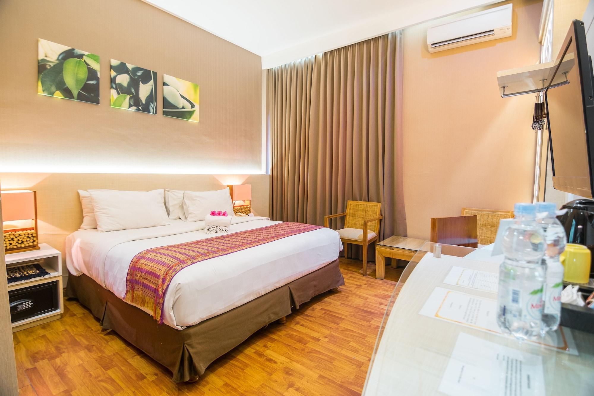 Oxville Hotel Padang  Exterior photo
