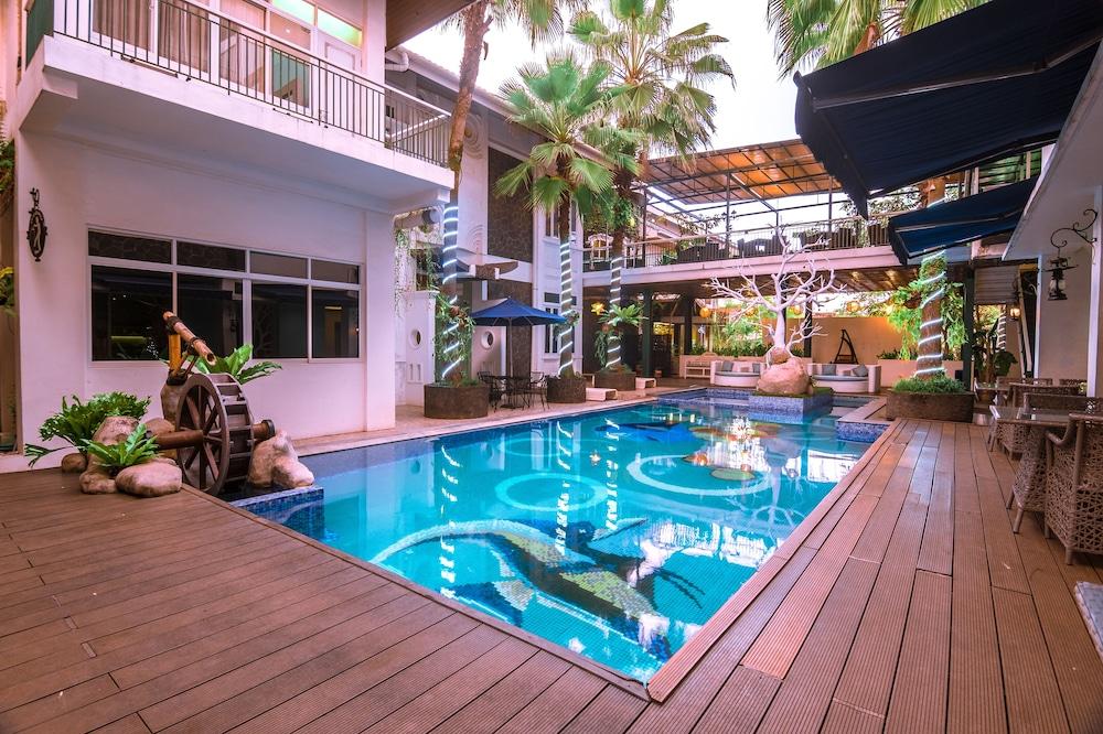 Oxville Hotel Padang  Exterior photo
