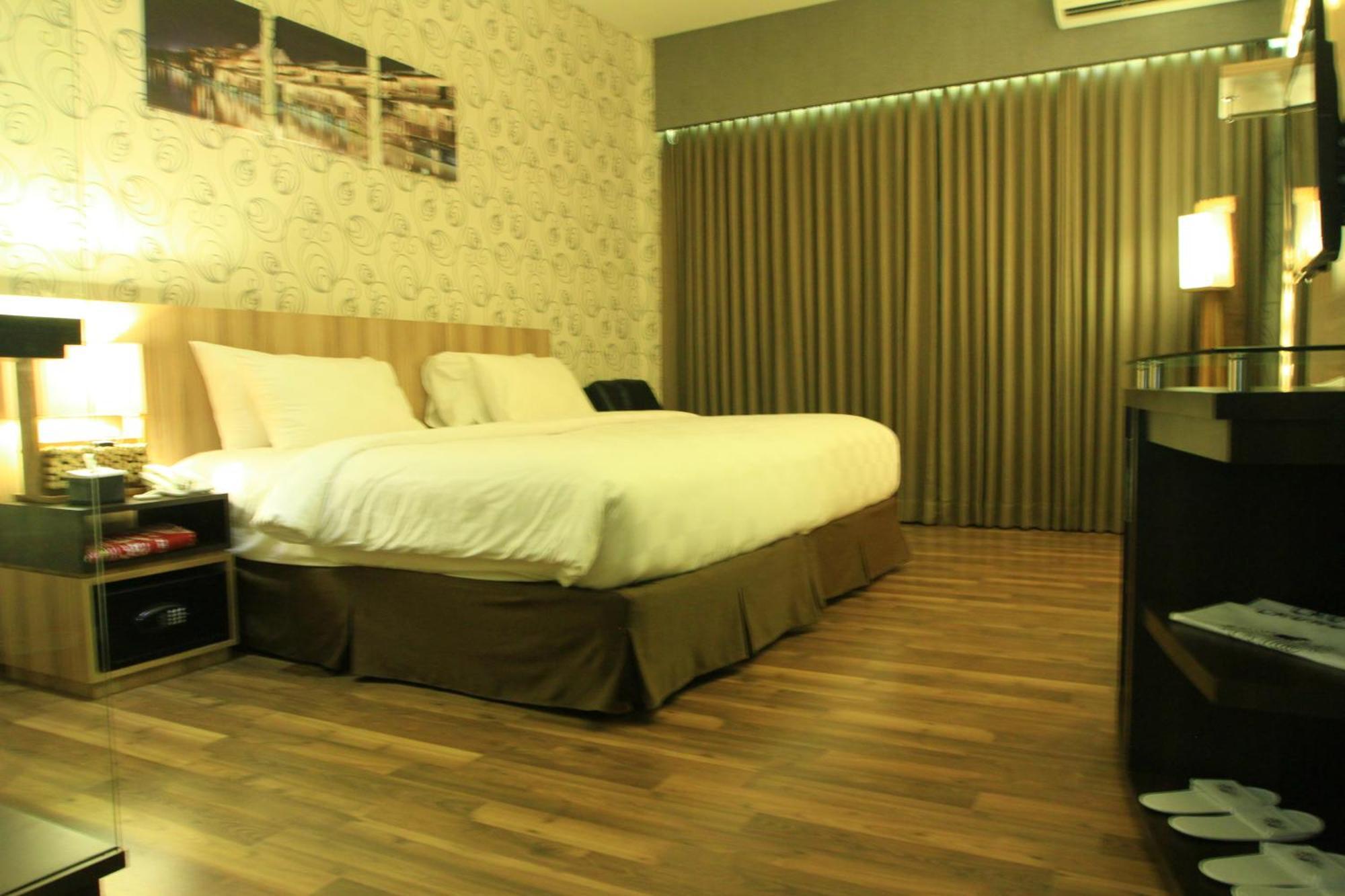 Oxville Hotel Padang  Room photo