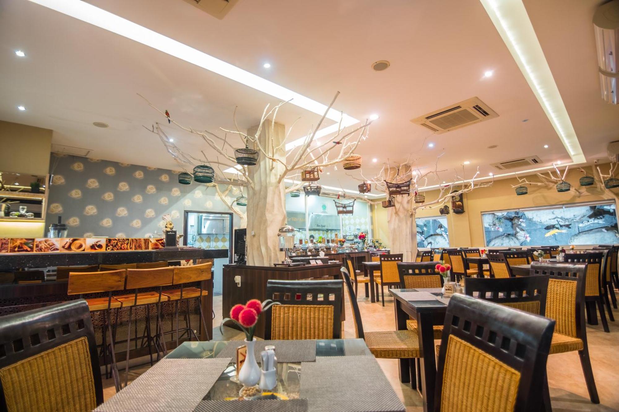 Oxville Hotel Padang  Exterior photo