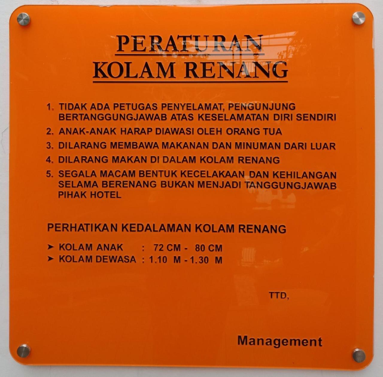 Oxville Hotel Padang  Exterior photo